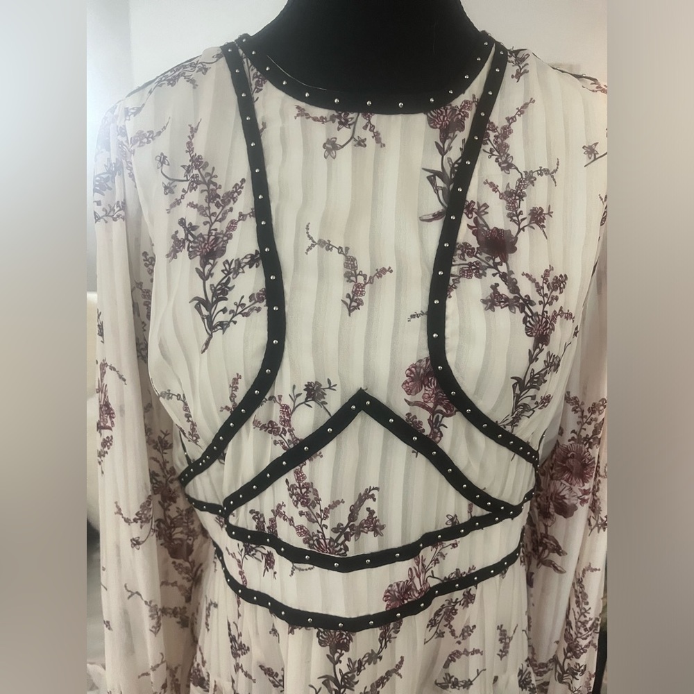Karen Millen floral studded dress - Picture 4 of 4